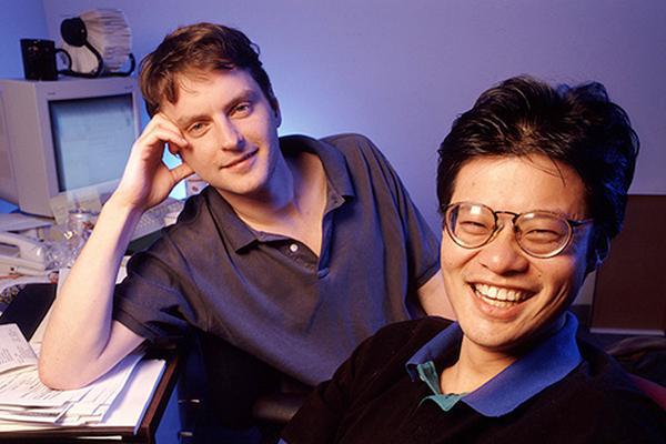 ▲楊致遠(yuǎn)與創(chuàng)業(yè)伙伴大衛(wèi)·費(fèi)羅(DavidFilo)