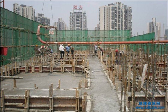 建筑工程一級資質(zhì)最大能承包多大面積的建筑施工