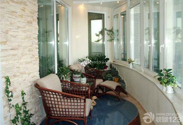封閉式陽(yáng)臺(tái)裝修注意事項(xiàng)
