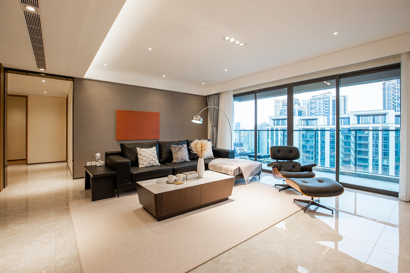 成都大平層陽臺裝修設(shè)計不簡單